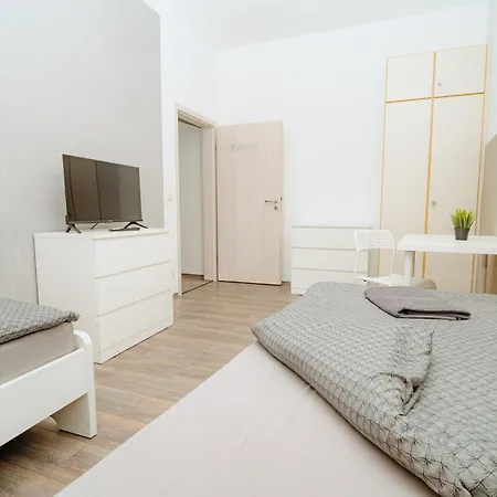 Frei In Bis Zu 11 Gaeste Willkommen Apartment Nickenich