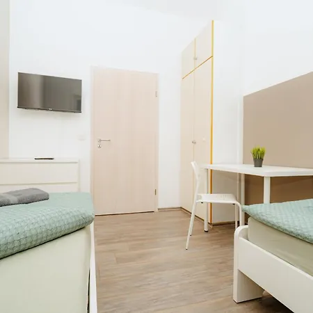 Frei In Bis Zu 11 Gaeste Willkommen Apartment *