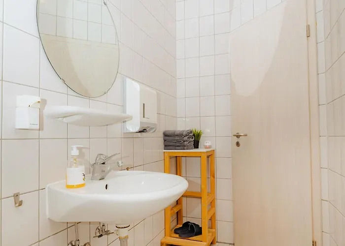 Frei In Bis Zu 11 Gaeste Willkommen Apartament Nickenich